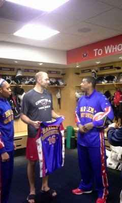 Globetrotters presentation to Caps player Eric Fehr 2